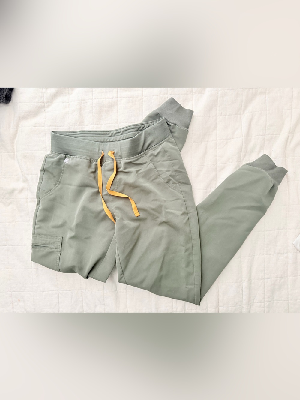 TALL Figs Zamora Joggers - Moss Green